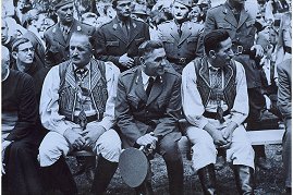 Ante Pavelic ( u sredini ) na proslavi u Gracanima, 1942., Zbirka Fotografije